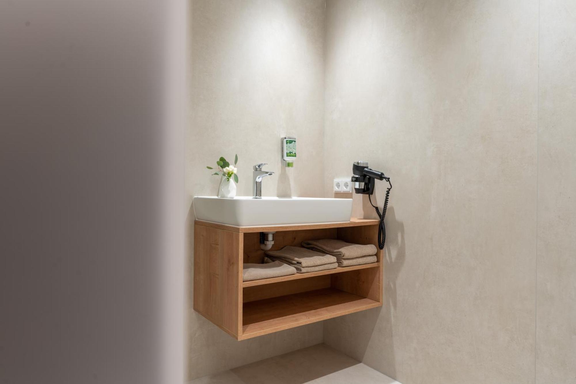 Eee Hotel Eberstalzell Bagian luar foto