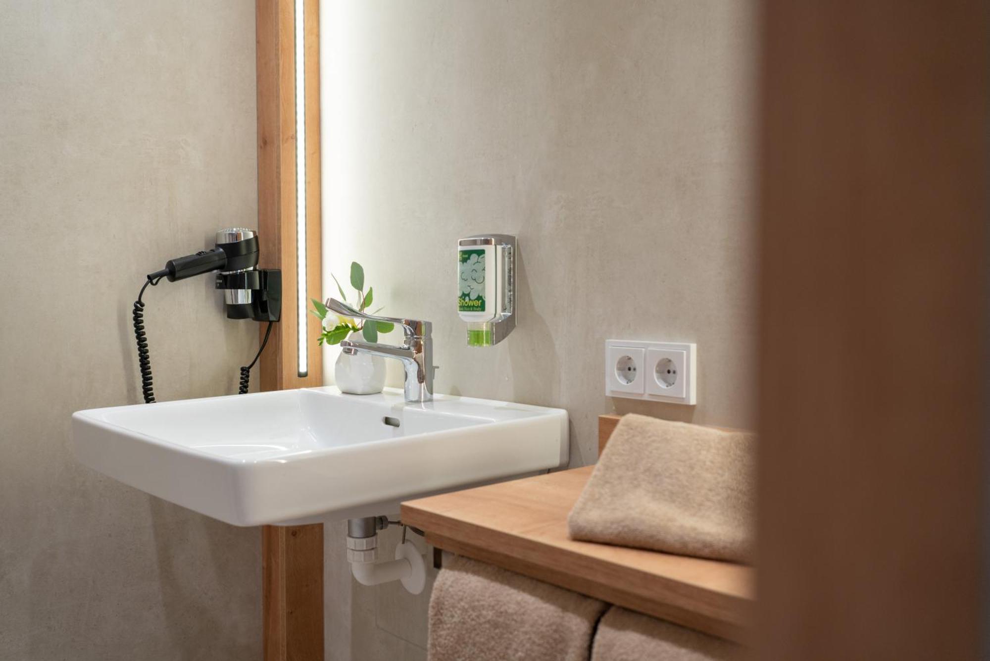 Eee Hotel Eberstalzell Bagian luar foto