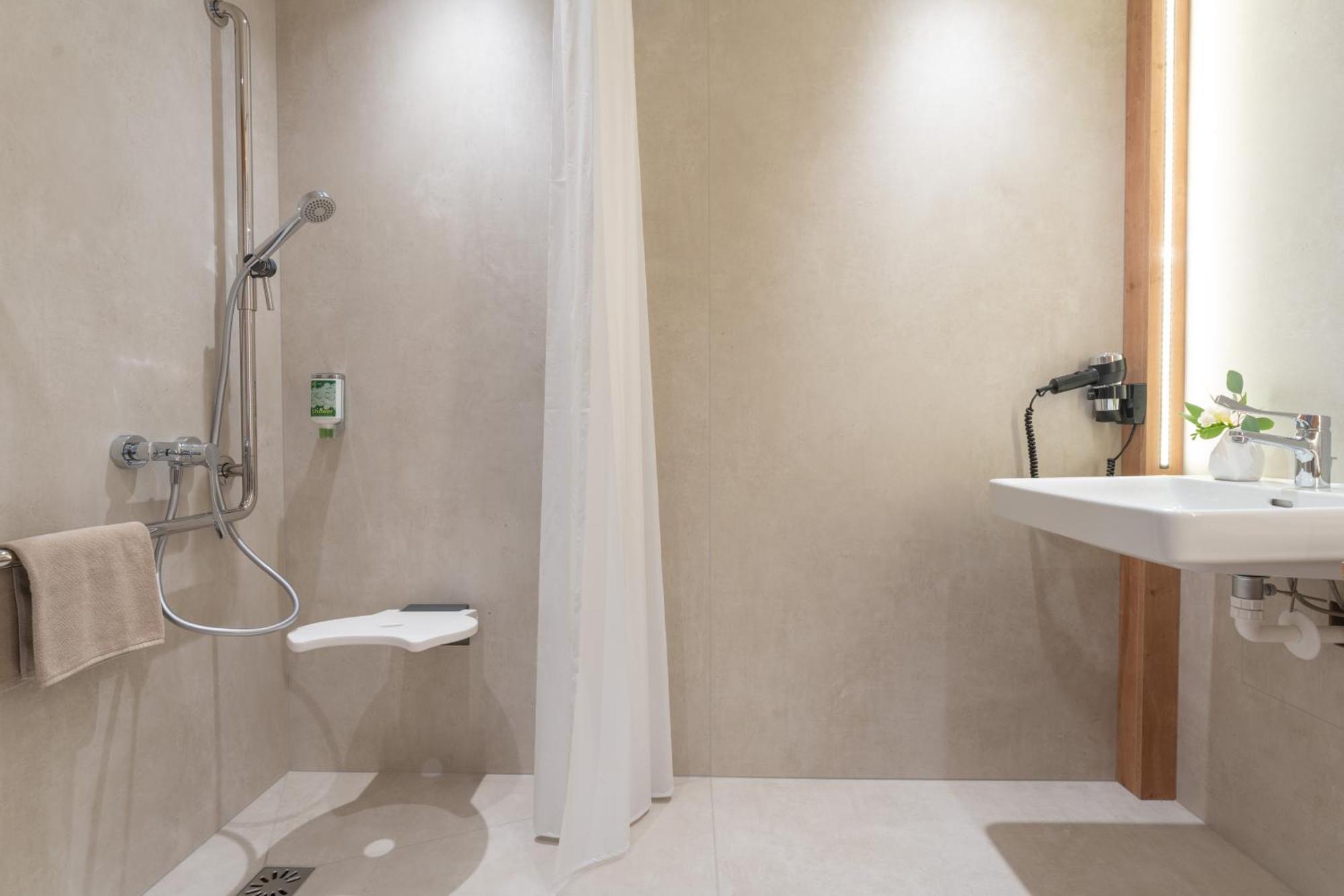 Eee Hotel Eberstalzell Bagian luar foto